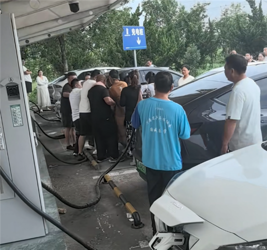 标牌阁北京牌照新能源车转让及价格：老司机带你避开这些坑！
