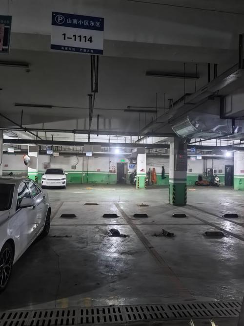 标牌阁北京私家车带牌照市场行情：小白必看的避坑指南